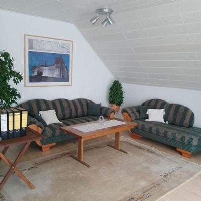 Wohnzimmer, wird ohne Möbel vermietet 