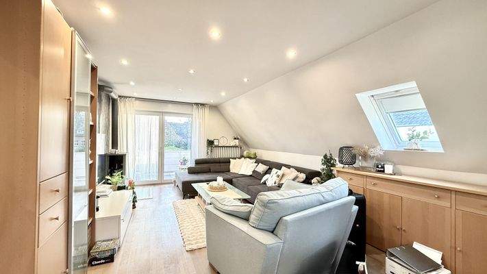 Wohnzimmer (Whg. OG)