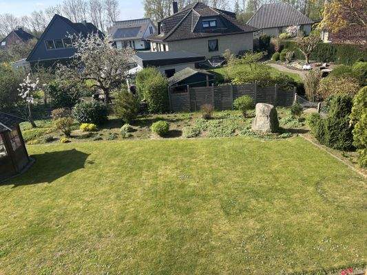 Gartenansicht vom Balkon