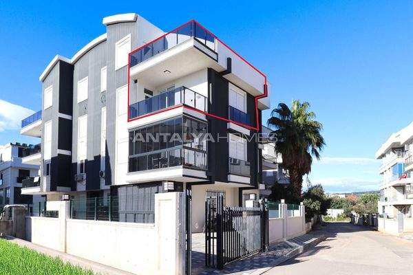 Duplex Apartment Near the Tram in Antalya Kepez