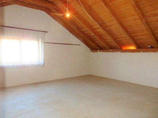 Speicher über Treppenhaus erreichbar