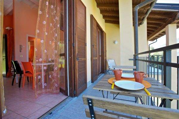 App. Fantasia mit 2 Balkonen und Traumseesicht.