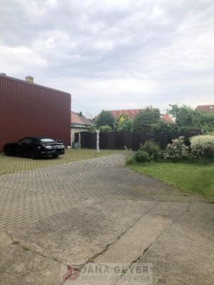 Garten, Hof, Parkplatz