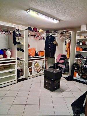 Kleiderzimmer Souterrain