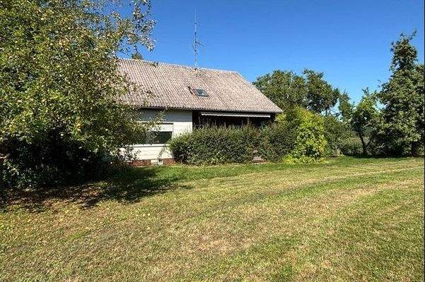 Südansicht mit Grünfläche