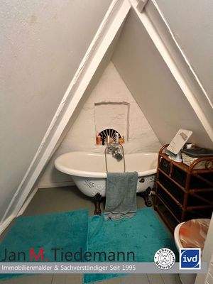 Bad im Spitzboden