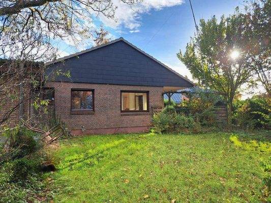 Bungalow Gartenansicht