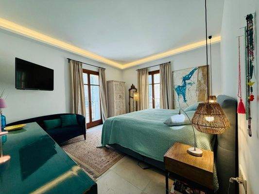 WhatsApp Image 2025-11-06 at 14.32.53 (1)