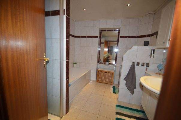 EG Blick ins Vollbad...