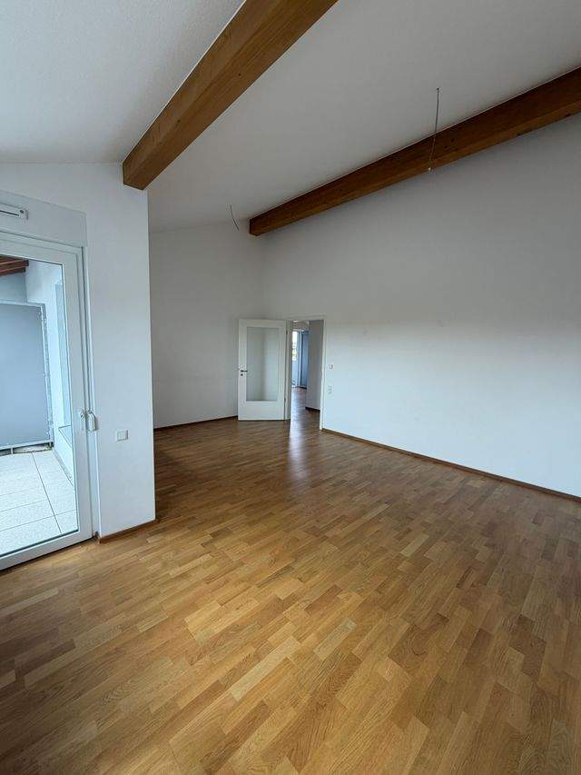 2-Zimmer Dachgeschoss Seniorenwohnung ab 60-Jahren in der Fürther Südstadt - Photo 1