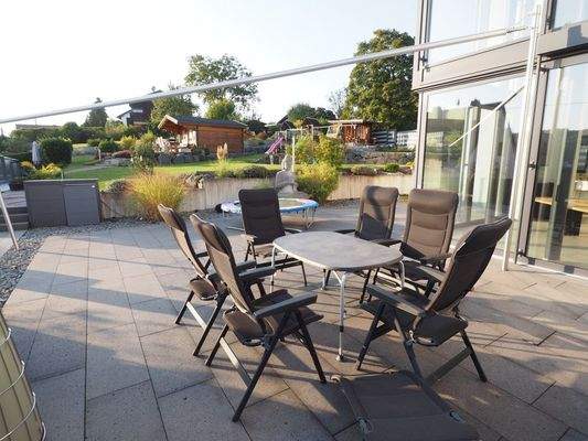 großzügige Terrasse