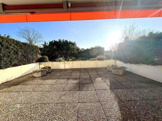 Südansicht mit Terrasse