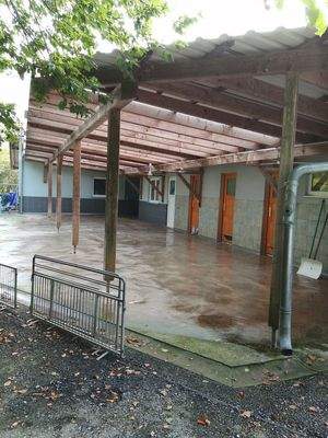 überdachte Außenanlage