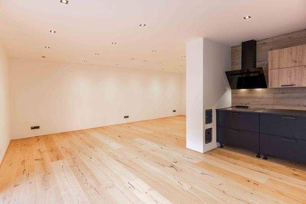 Büro / Einliegerwohnung UG