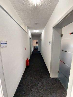 Flur Blick Richtung Empfang