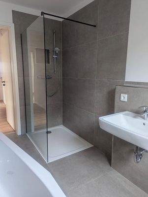 Ebenerdige Walkin-Dusche