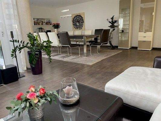 Blick zum Esszimmerbereich