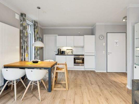 Küche mit Essbereich