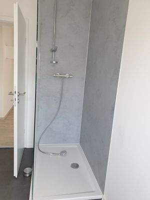 Dusche im Bad
