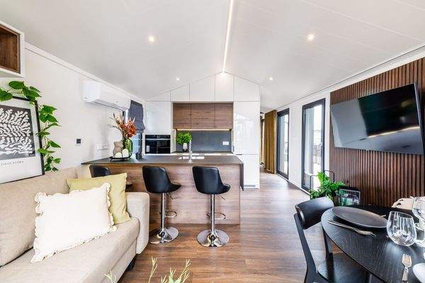 Wohn- Essbereich mit Küche