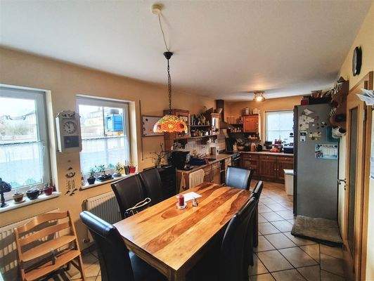 Küche mit Essbereich