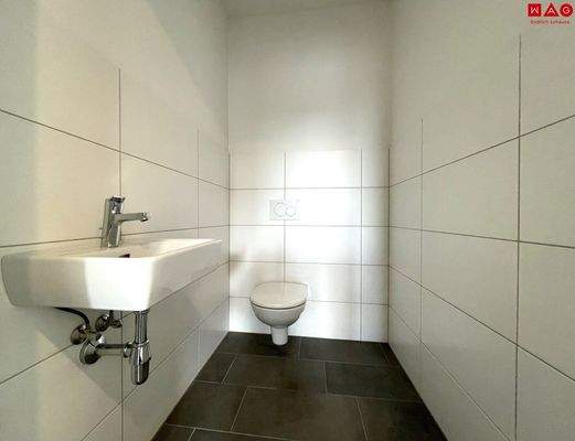 WC mit Handwaschbecken