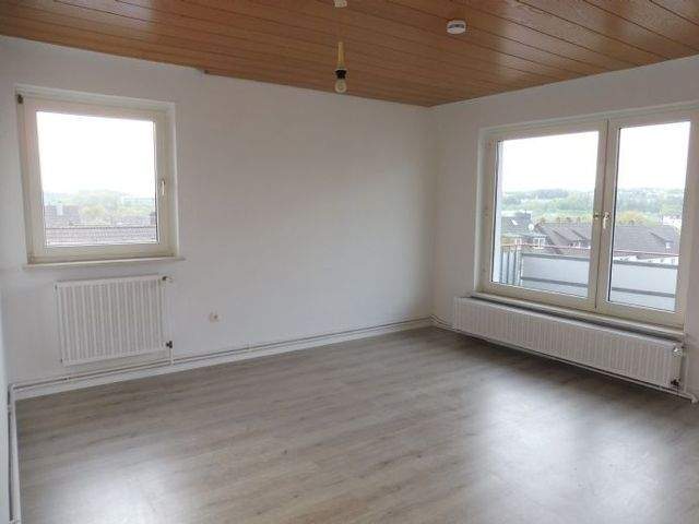 Sehr schöne 3-Zimmer-Wohnung mit Balkon und Aufzug - Photo 1