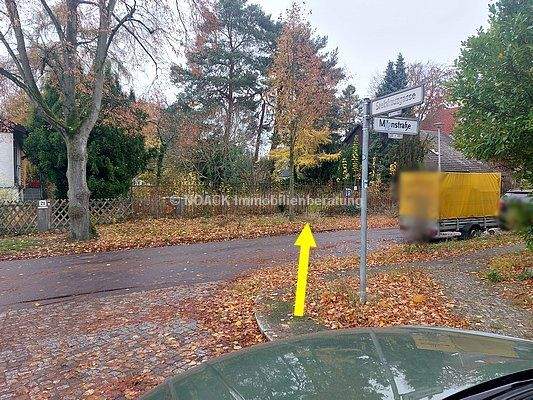 Straßenfront von Einmündung Steinkauzgasse