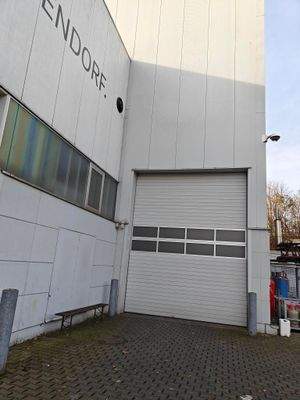 Sektionaltor 2 Autobahnseite