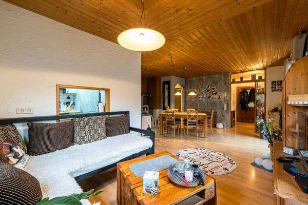 EG: Wohn- und Esszimmer