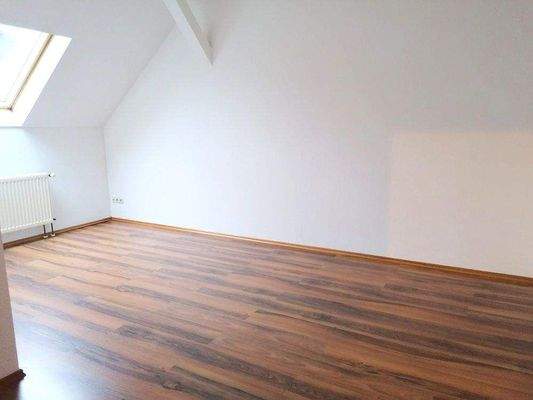 Wohnzimmer mit Laminat