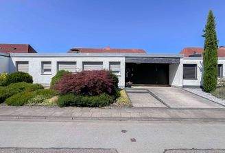Eingangsbereich mit Garage