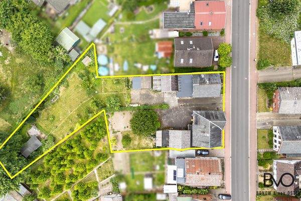 Gesamtes Baugrundstück