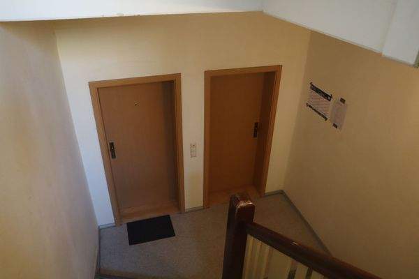 Treppenhaus des Mehrfamilienhauses