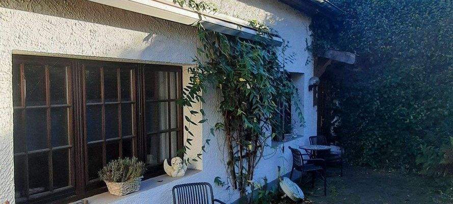 B. u. B. - Terrasse im Herbst