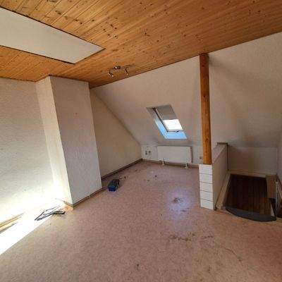 Zimmer über Dachgeschoß