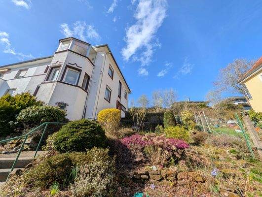 Außenbild & Vorgarten