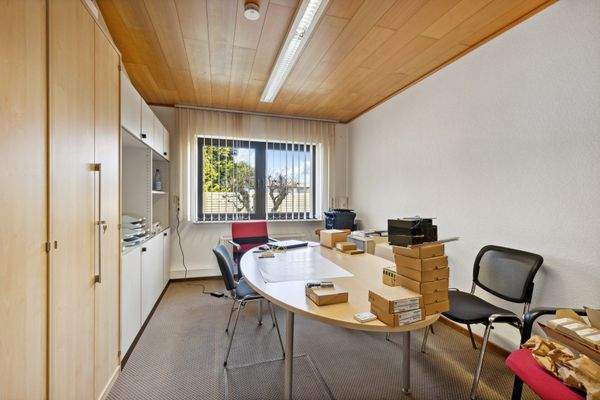 Büro-/ Besprechungsraum 