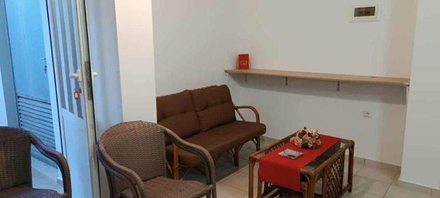 Kreta, Chersonisos: Große Villa am Dorfrand zu verkaufen