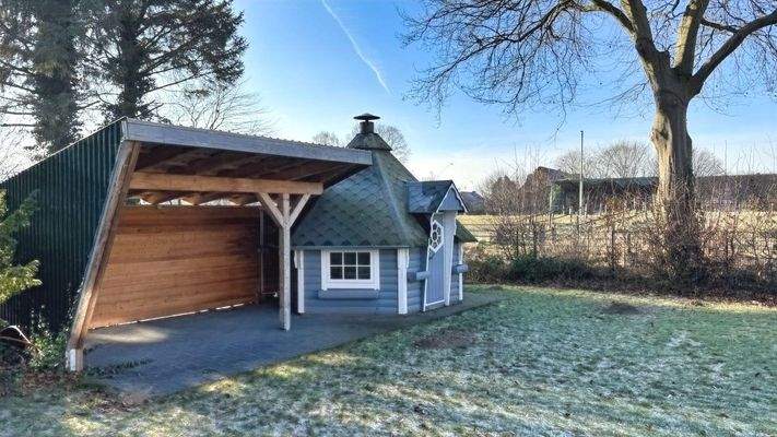 Grillunterstand mit Kota