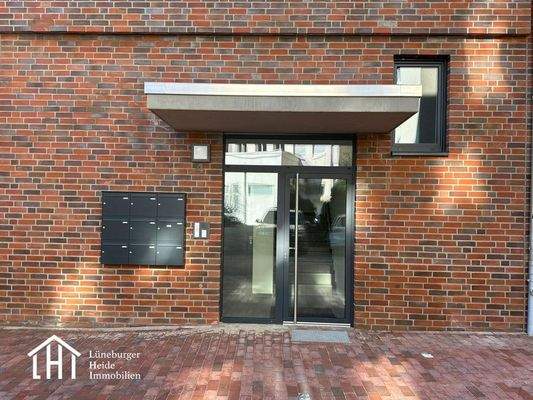 Eingang Hutmacher Straße 4