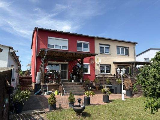 Hofansicht mit Terrasse