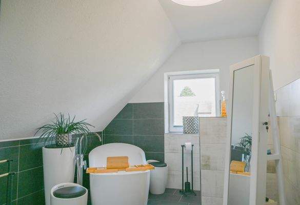 Modernes Badezimmer im DG
