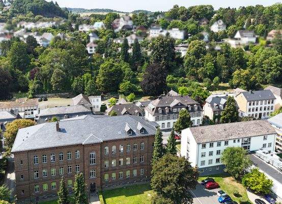 Lage oberhalb der bekannten  Wilhelmstraße