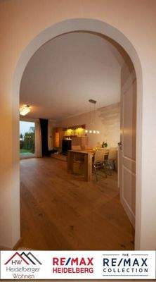 Blick Flur ins Wohnzimmer