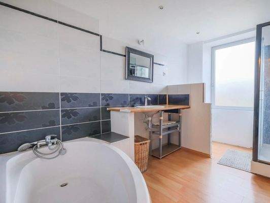 69a2cf34a44b2 (1).jpg