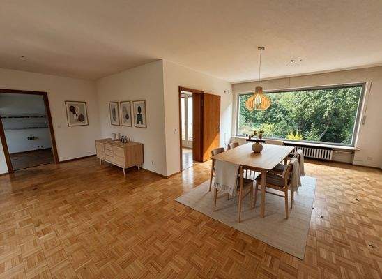 Esszimmer - (KI generiert)