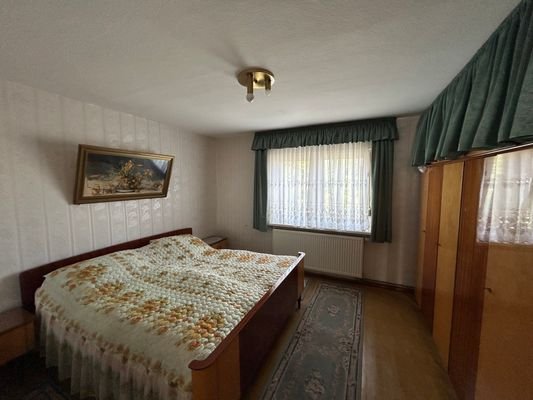 Schlafzimmer OG.jpg