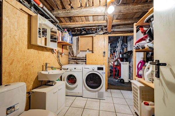 Waschküche mit separatem WC