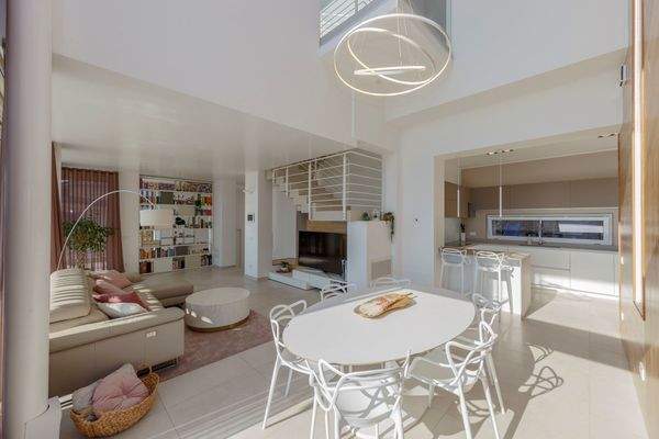 LIVING KITCHEN DINING